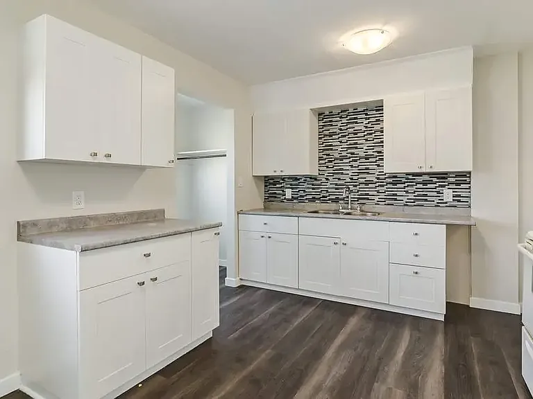 3901 54a St #3901C — Photo 6