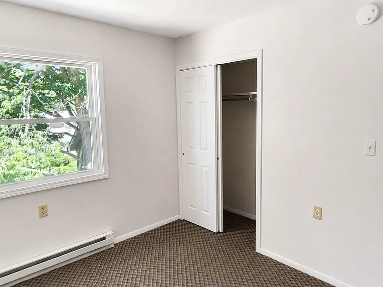 39 Medbury Ave — Photo 33