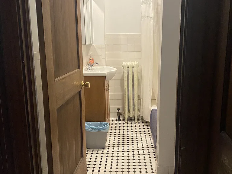 3-5 Linnaean St #29 — Photo 2