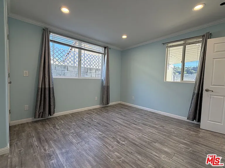 10006 Samoa Ave — Photo 22
