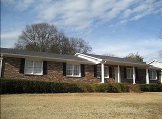 112 Boxwood Ln, Greer, SC 29650