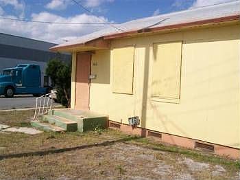1st image of 3616 Henry Ave