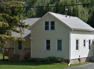 962 Lakeview Dr, Green Bay, WI 54313