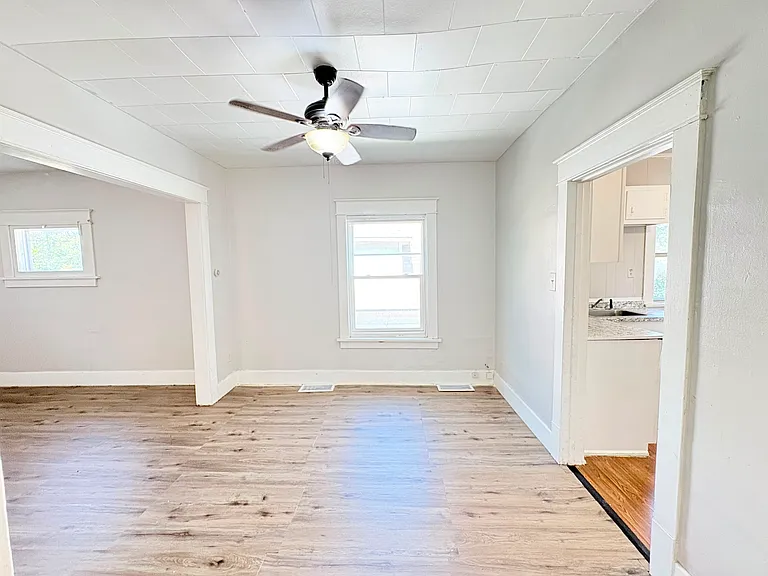 2722 N Erie St #2 — Photo 7