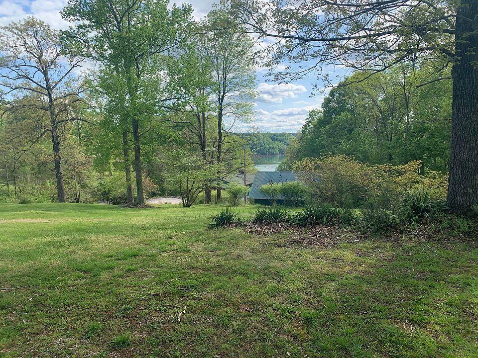 2nd image of 85 Lakeview Cir