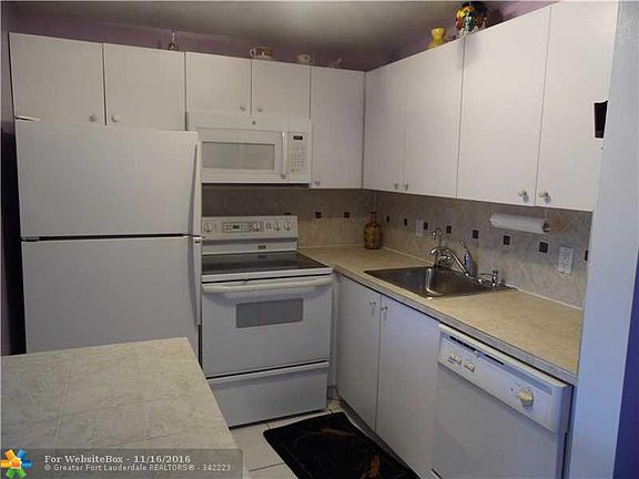2nd image of 146 Oakridge K #146