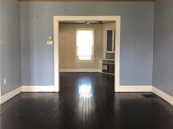 4th image of 130 Elmer Ave