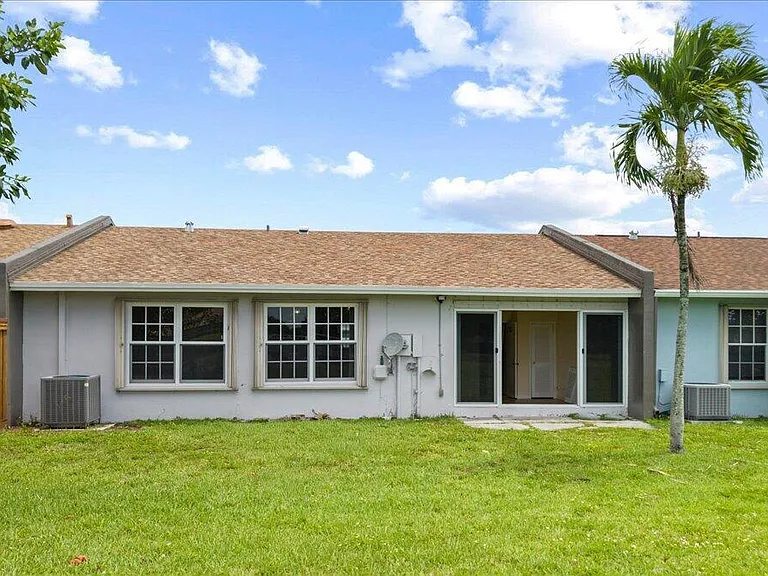 5540 Lakewood Cir S #F — Photo 39