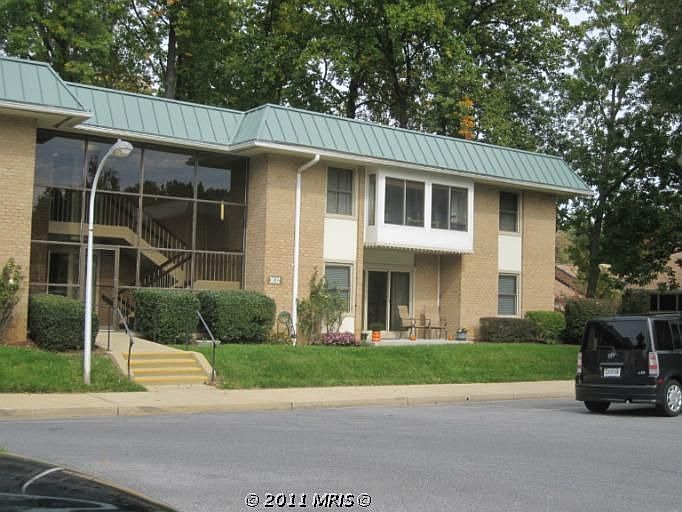 1st image of 3632 Gleneagles Dr APT 3G