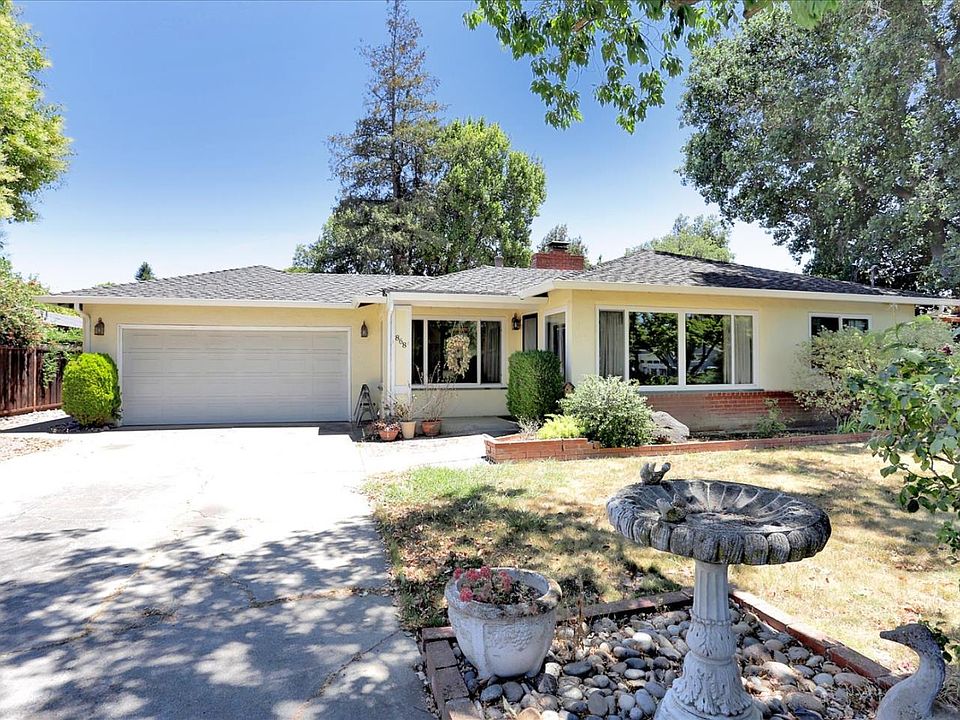 1st image of 868 Sweetbriar Dr