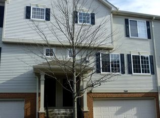 260 Evergreen Cir, Gilberts, IL 60136