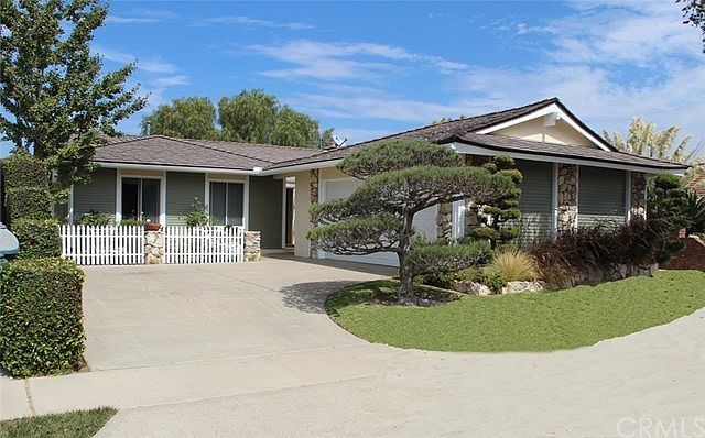 1st image of 4641 Guava Ave