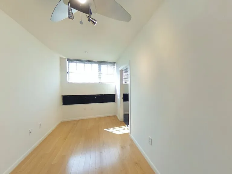 1011 W Marshall St #116 — Photo 7
