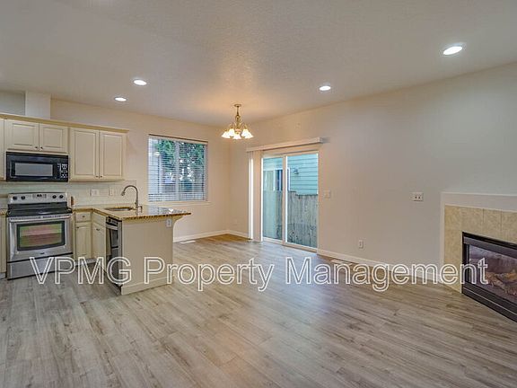 5th image of 2839 NE Stapleton Rd