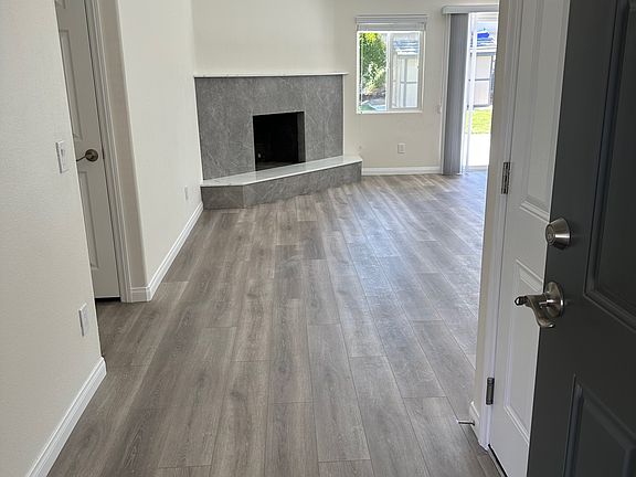 3rd image of 30436 White Cove Ct