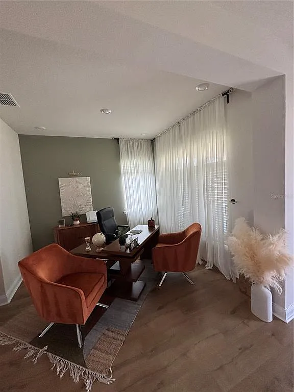 5 bed, 4.0 bath, 3431 sqft, $5,800 — Photo 4