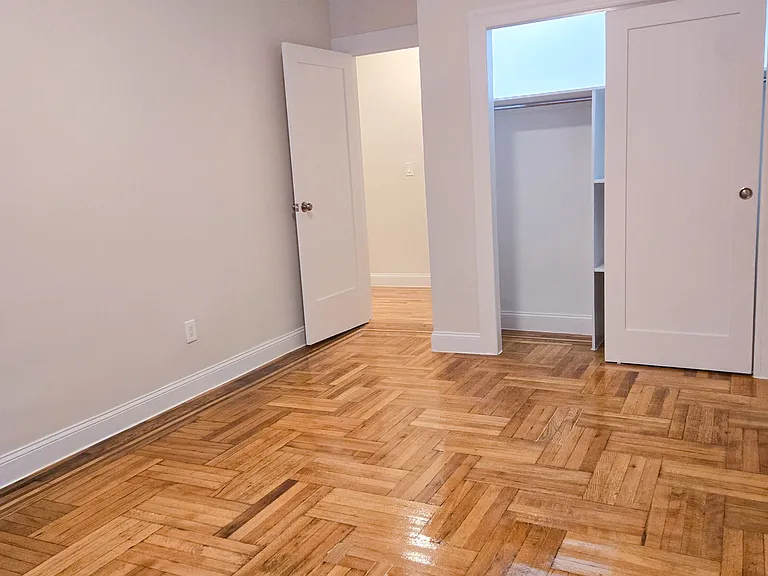 1404 Noble Ave #1G — Photo 8