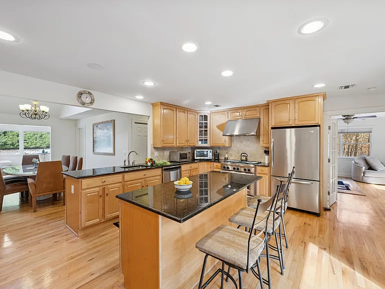 126 Malloy Dr — Photo 15
