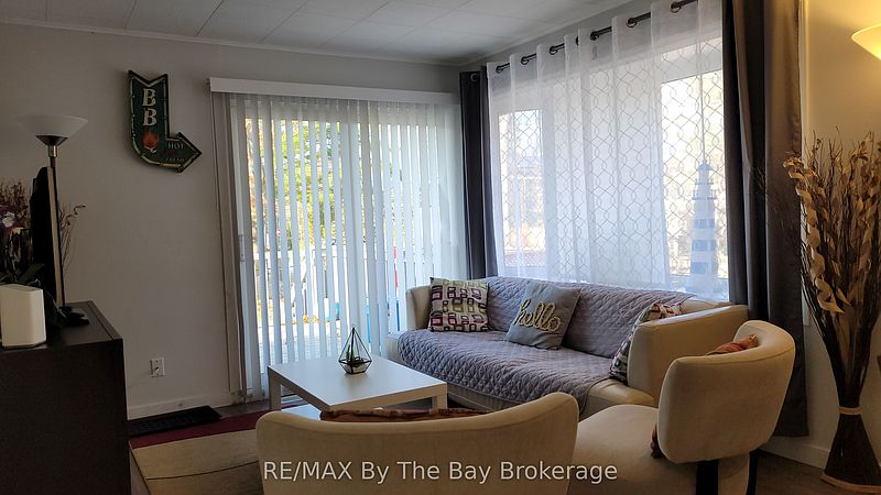 Wasaga Beach House for rent - 5 Bedrooms — photo 4