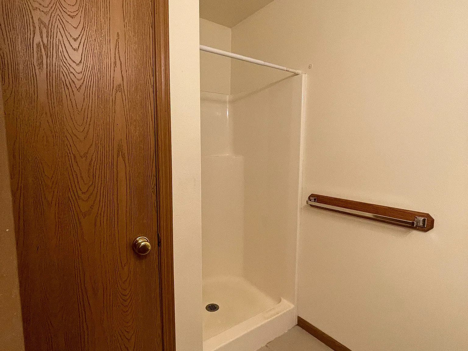 4 bed, 1000 sqft, $1,525 — Photo 3
