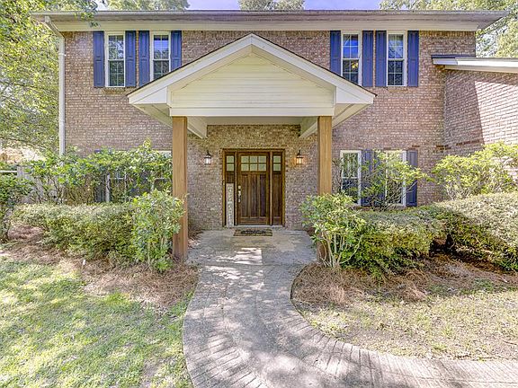 4th image of 302 Silver Creek Dr