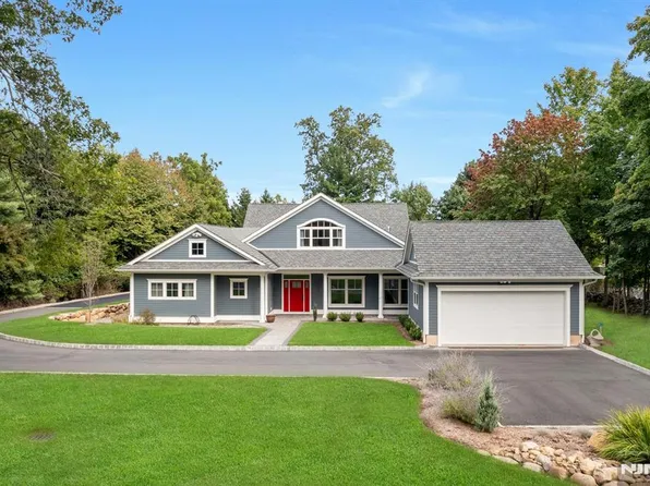 21 Crescent Avenue, Mahwah, NJ 07430