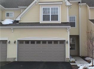 9 Avoncroft Ln, Middletown, NY 10940