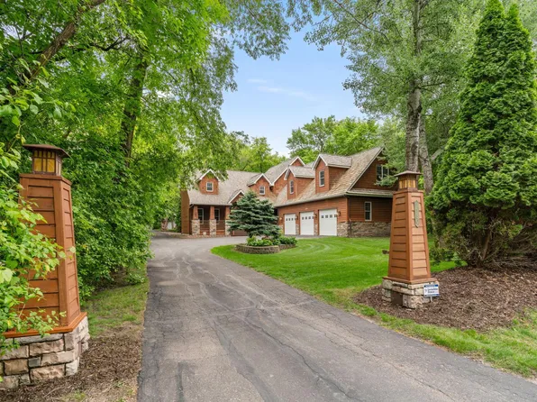 1130 N Shore Dr W, Mound, MN 55364