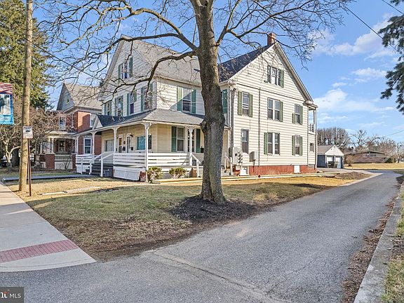 4th image of 286 E Main St
