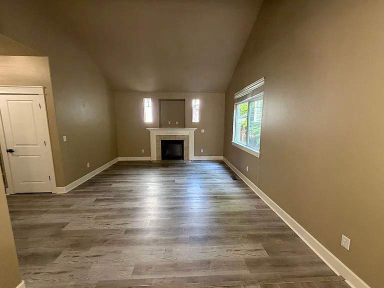 19405 SE 33rd St — Photo 5