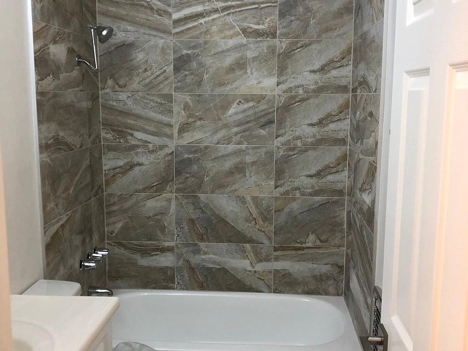 2nd image of 806 Esplanade APT 5