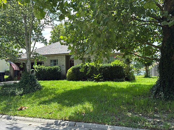 2nd image of 437 Charles Pinckney St