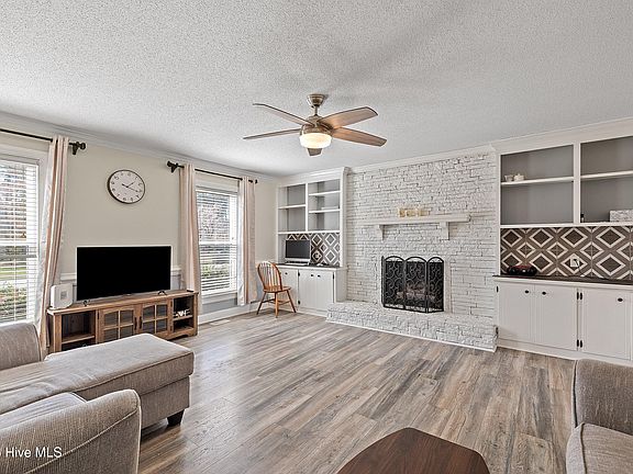 4th image of 1716 Ridgeway Street W