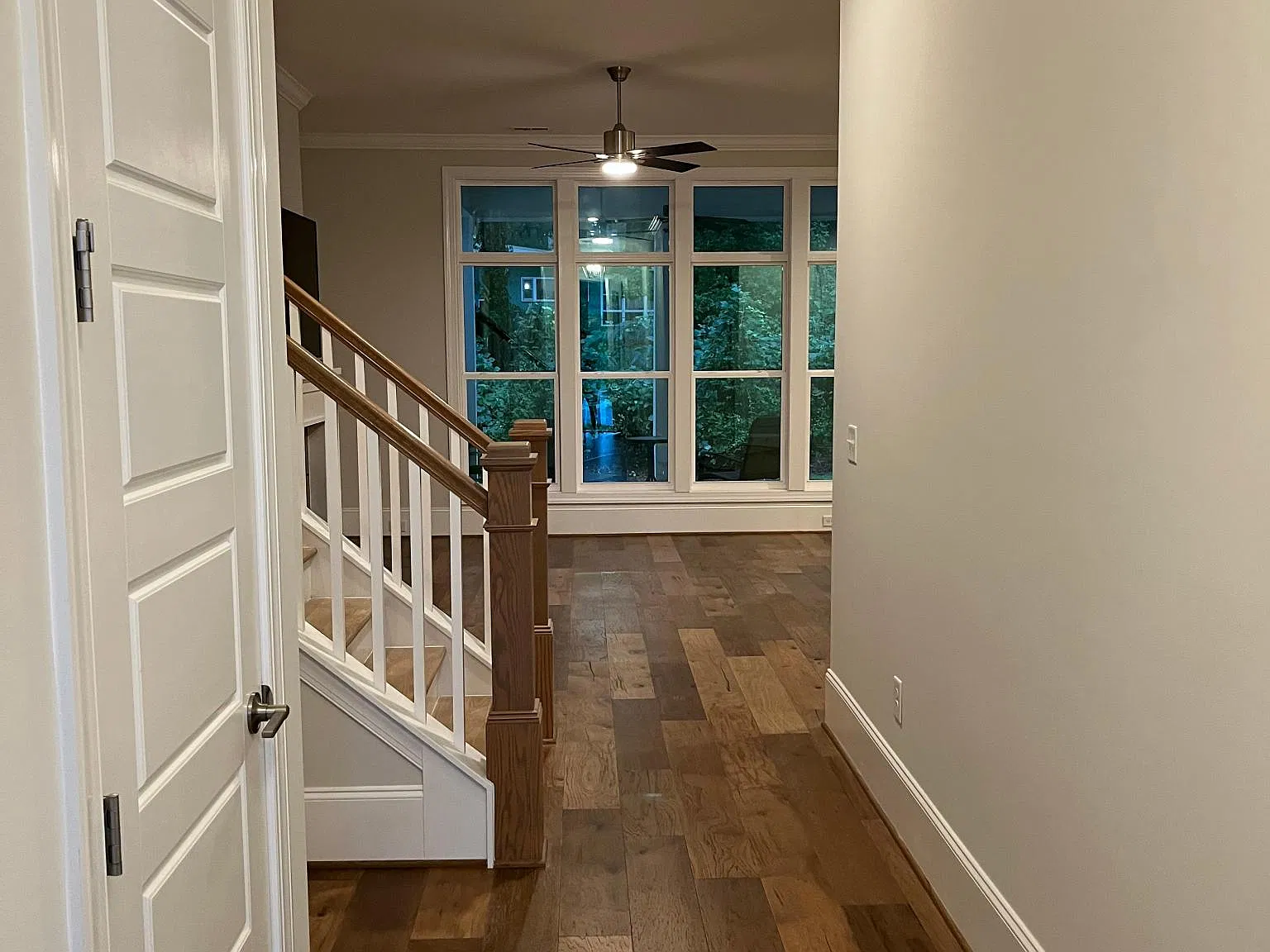 3 bed, 2.5 bath, 2413 sqft, $3,200 — Photo 2