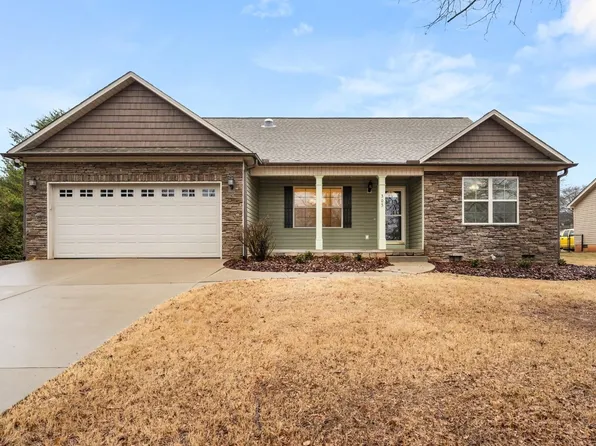 305 Bent River Dr, Inman, SC 29349