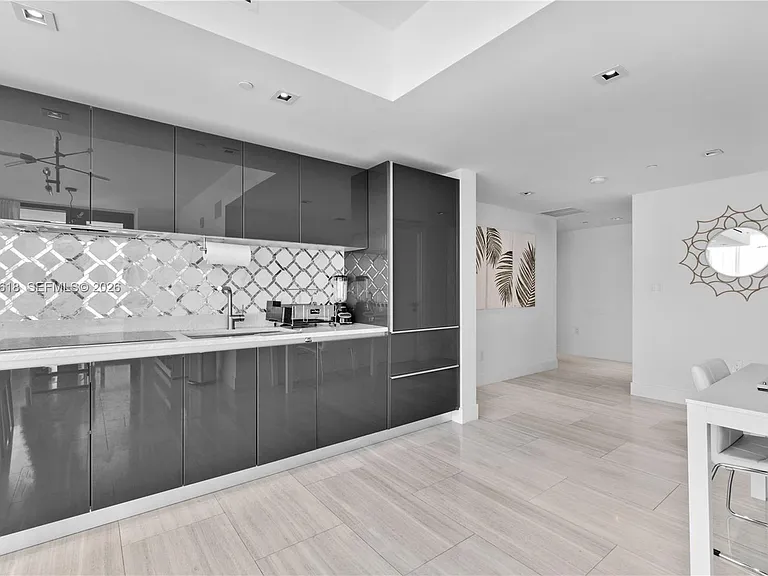 1451 Brickell Ave #1004 — Photo 4