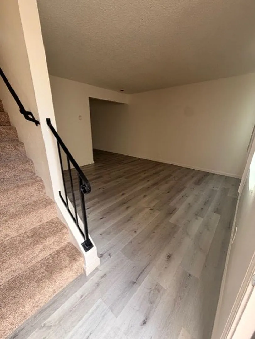 Dixon Townhouse — Photo 3