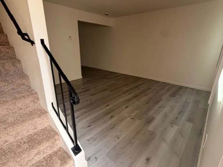 Dixon Townhouse — Photo 2