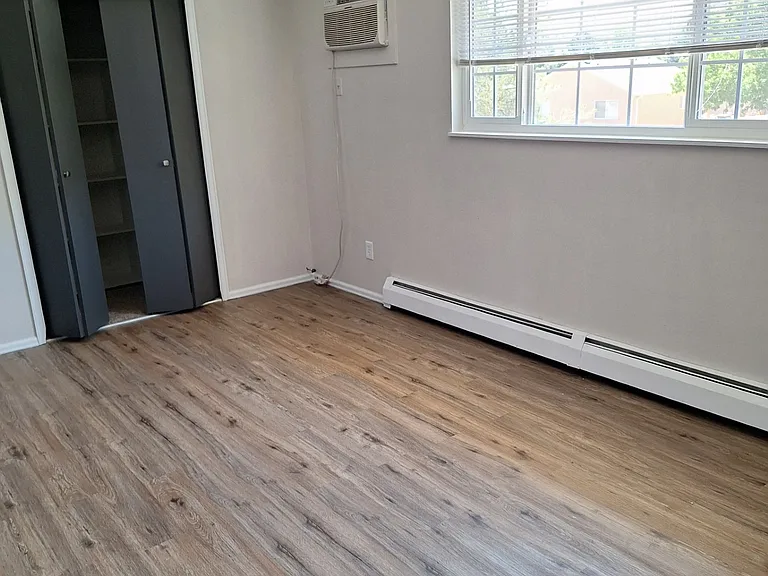 542 Yale Pl #B — Photo 3