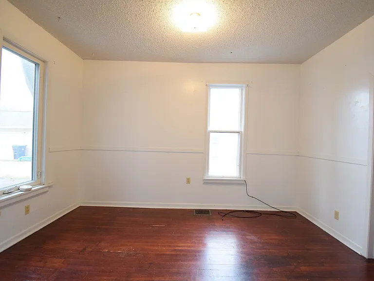 417 Pearl St — Photo 6