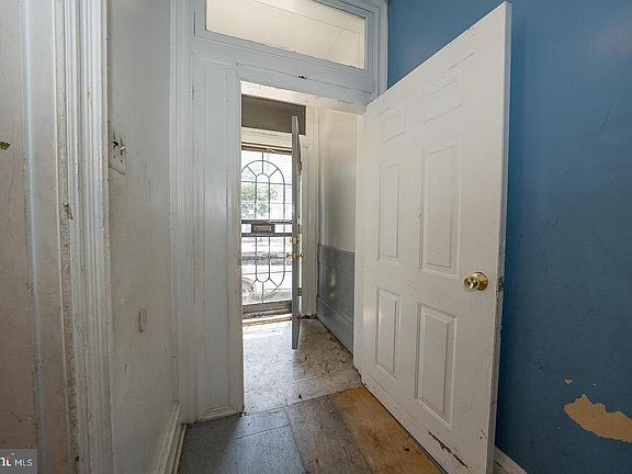 3rd image of 2427 W Norris St