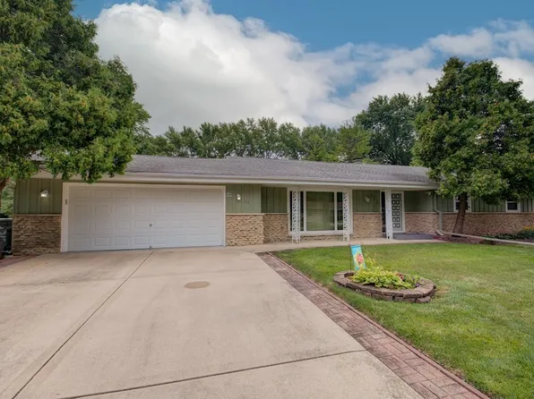 312 N Raven Rd, Shorewood, IL 60404