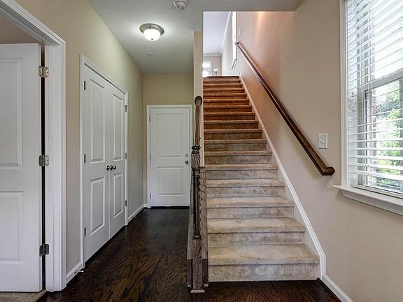 3rd image of 1233 Poston Pl SE
