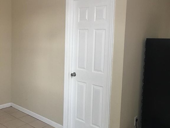 5th image of 2223 Centertree Dr