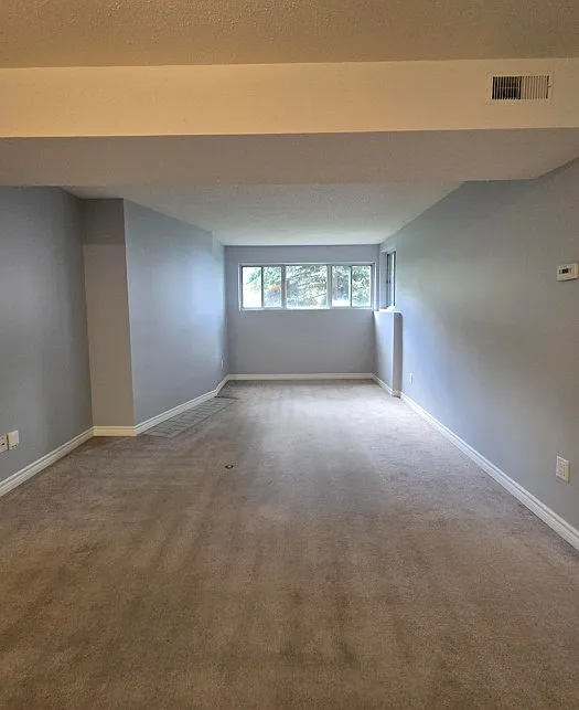 2 bed, 950 sqft, $2,400 — Photo 3