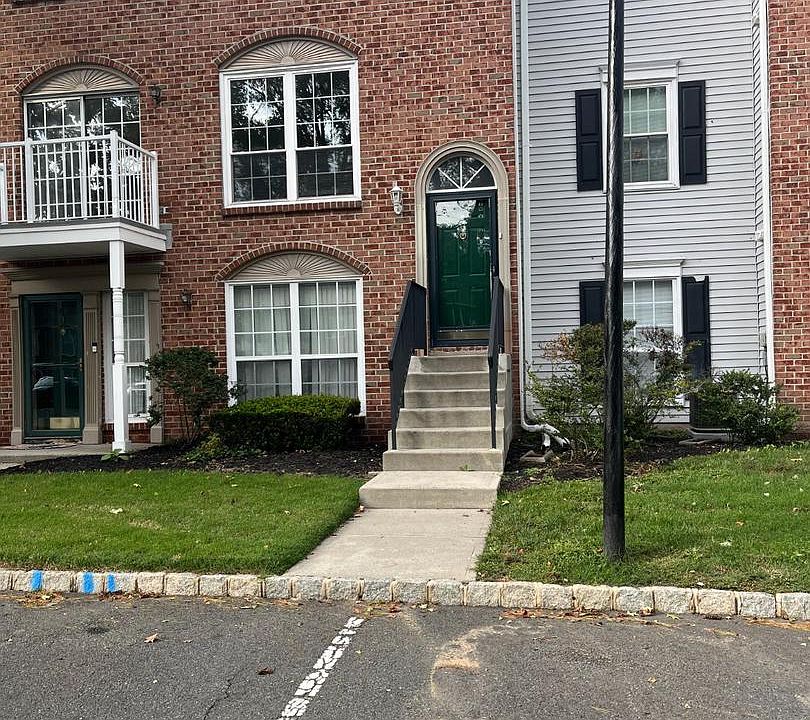 1st image of 3 Versailles Ct