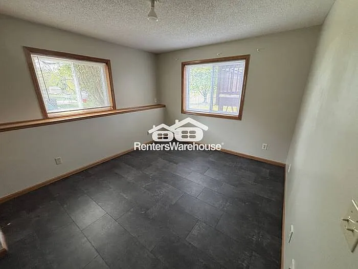 329 Alexander Ct — Photo 22