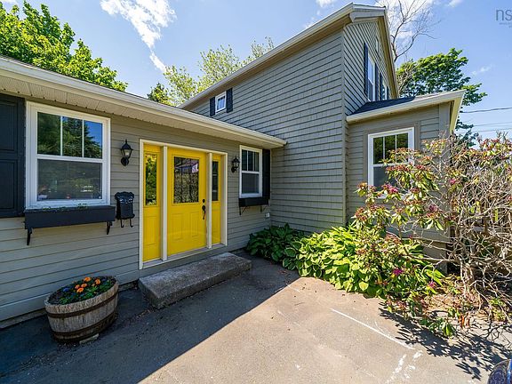 2nd image of 16 Lawnwood Ave