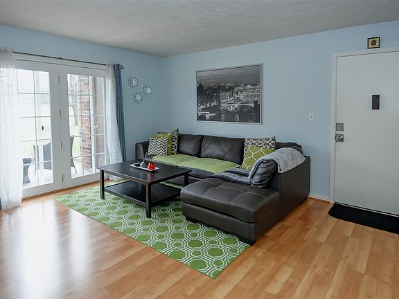 4th image of 409 Logsdon Ct