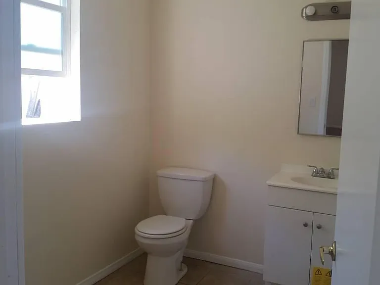 206 W Cedar Ave #GUEST HOUSE — Photo 10